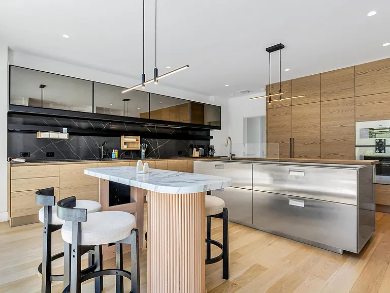 191 Montauk Hwy — Photo 15