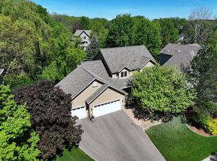 691 Bridle Ridge Rd, Eagan, MN 55123