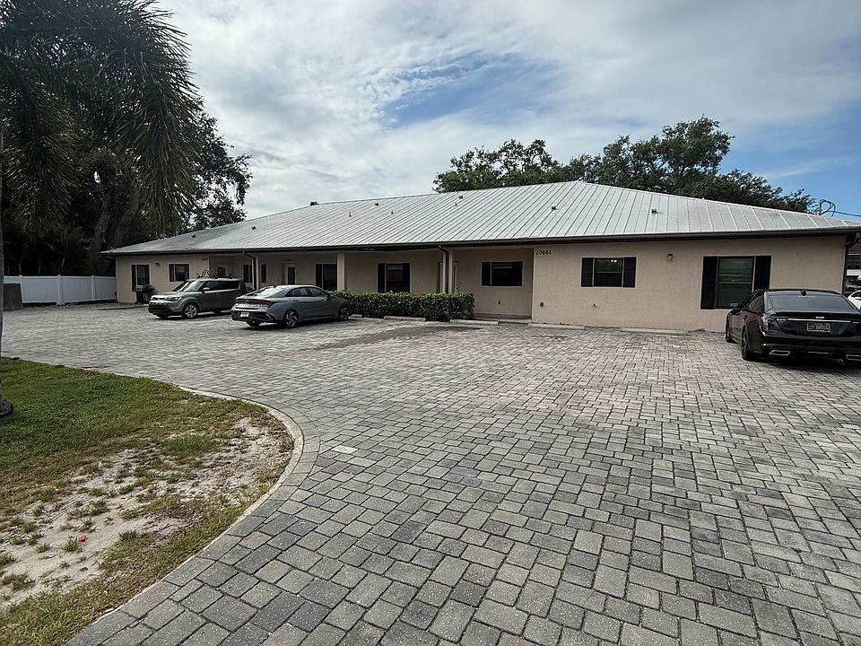 1st image of 10663 Lake Breeze Dr #10663