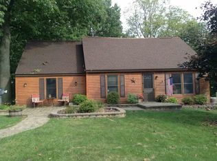 903 S Superior St, Angola, IN 46703