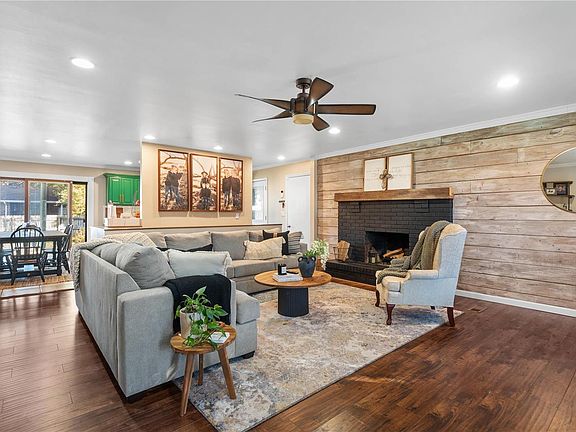 5th image of 2325 Dwight Ave