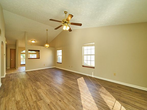 5th image of 3133 N River Shore Pl
