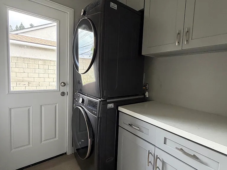 205 W Nubia St #A — Photo 9