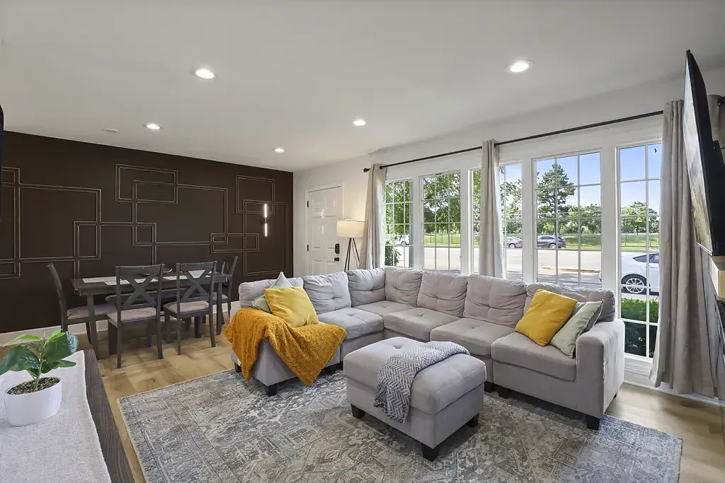 4 bed, 1200 sqft, $3,900 — Photo 1