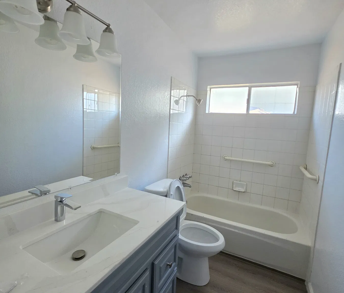 3 bed, 1125 sqft, $2,395 — Photo 2