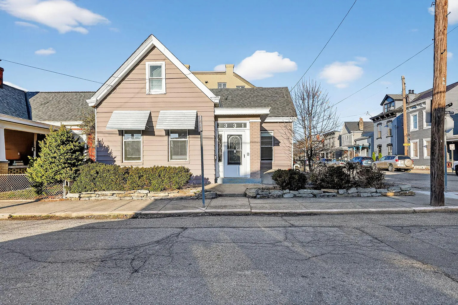 331 Lafayette Ave photo 1