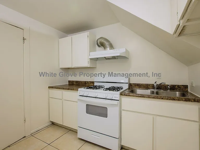 710 W. Highland Street — Photo 4