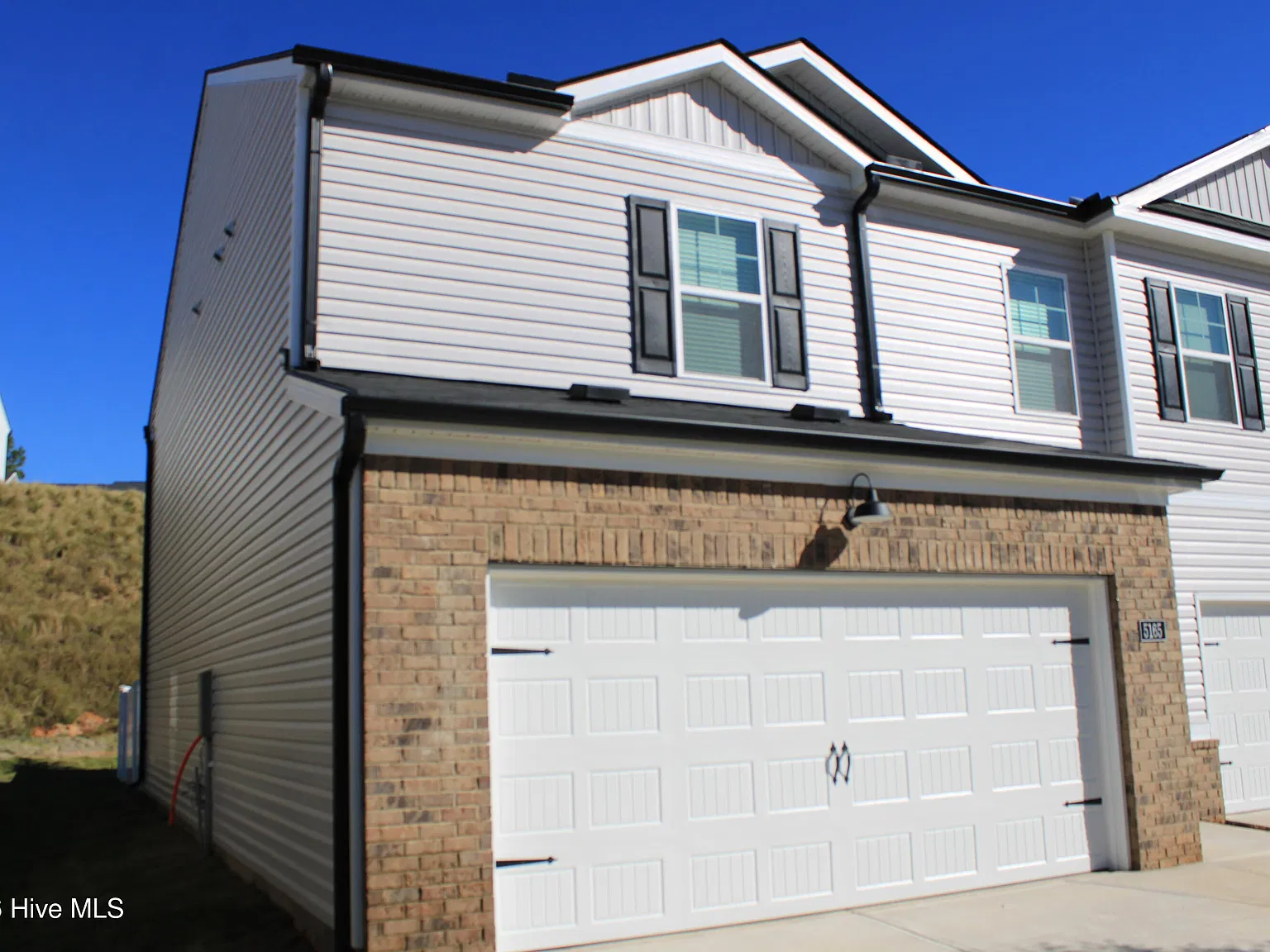 3 bed, 2.5 bath, 1635 sqft, $1,950 — Photo 4
