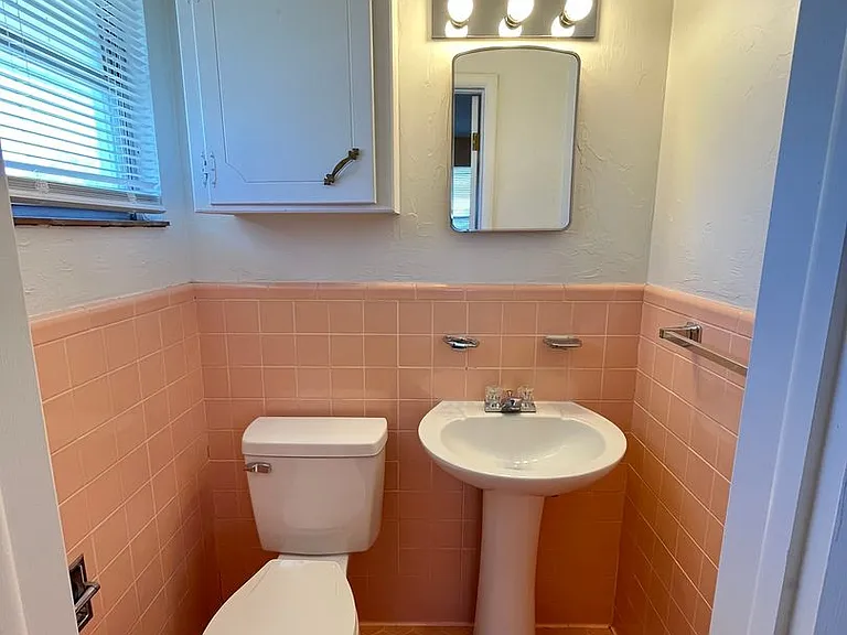 3617 N Drexel — Photo 7