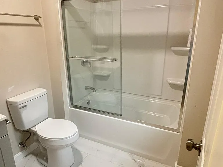 30 Forest Ave — Photo 10