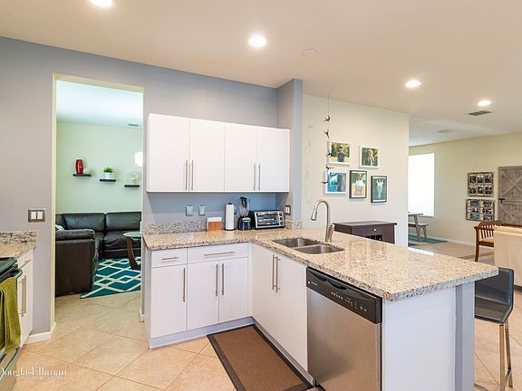 4th image of 16190 La Costa Dr