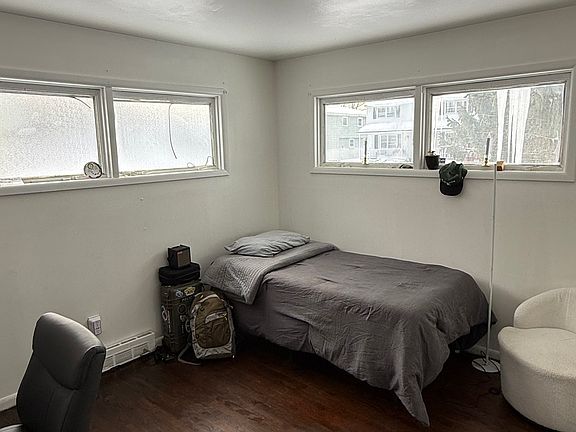 4th image of 10 Meadow Ln