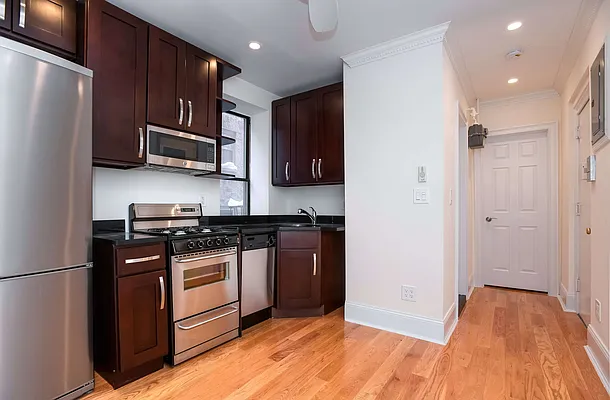 Rented by OGI Management | media 27