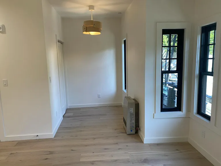 1735 Hyde St #5 — Photo 5