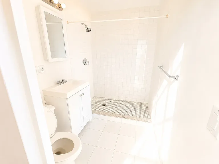 476 Jefferson St #322 — Photo 3