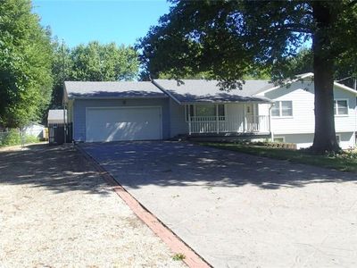 215 W 1st St, Wellsville, KS, 66092