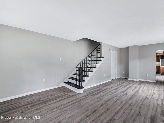 2nd image of 196-198 Chamberlain St