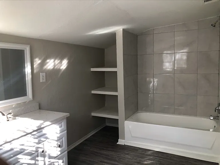 1030 W Austin St #1 — Photo 7
