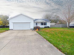 511 W Rhodes St, Thomasboro, IL 61878