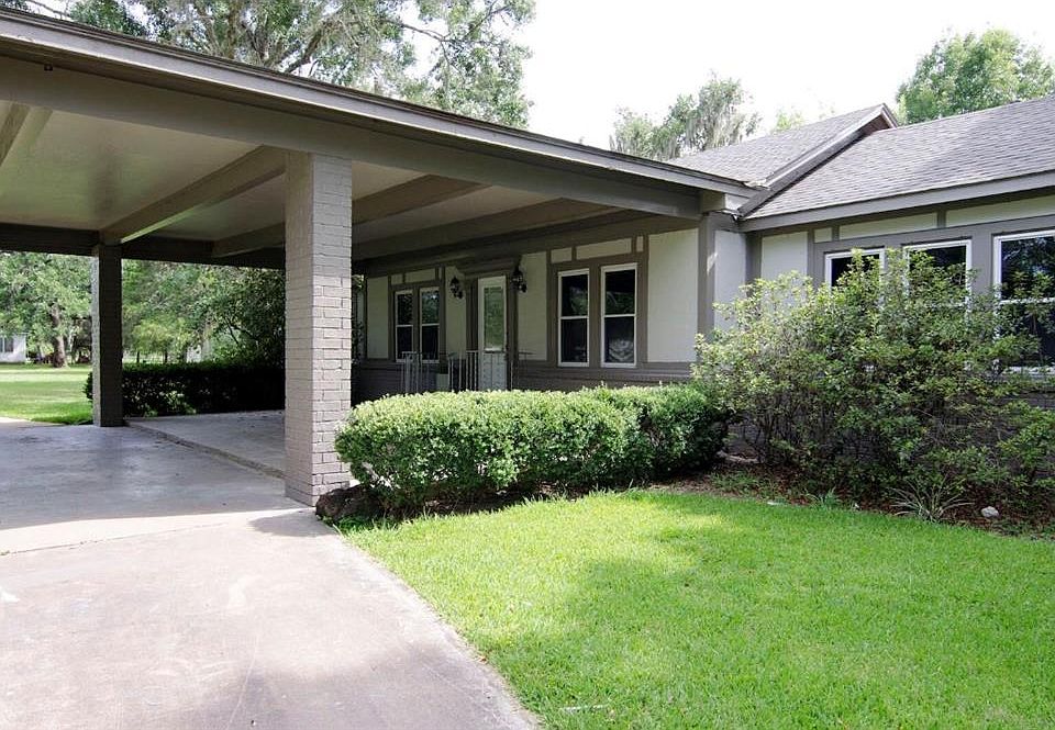 2nd image of 1730 S Columbia Dr #36