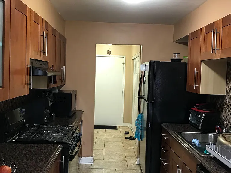 1331 S Finley Rd — Photo 11