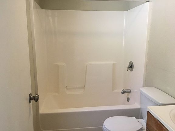 5th image of 14082 Woodland Dr