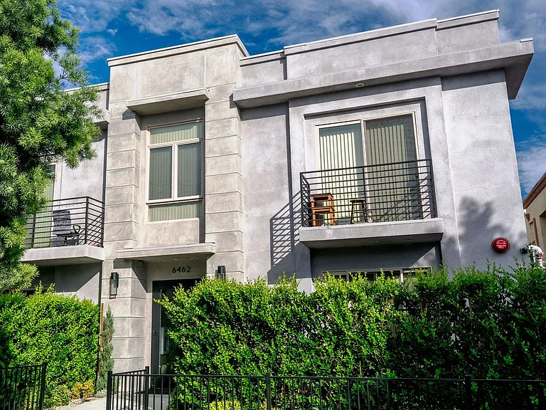 6462 Woodley Ave — Photo 49