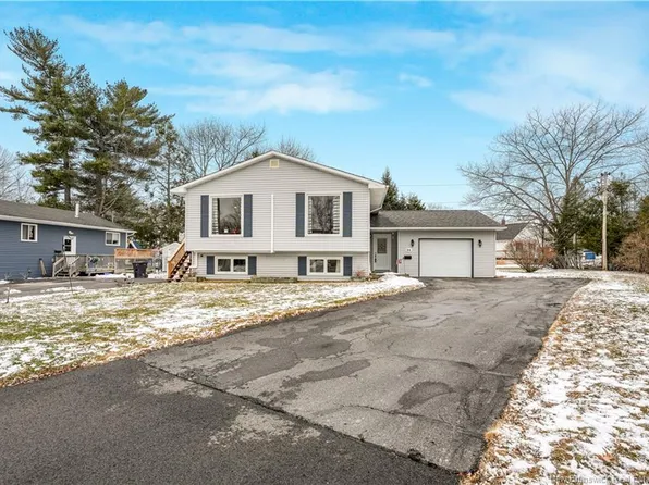 34 Huron Ave, Fredericton, NB E3A 1J7