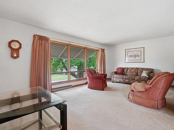 3rd image of 1111 Robin Rd