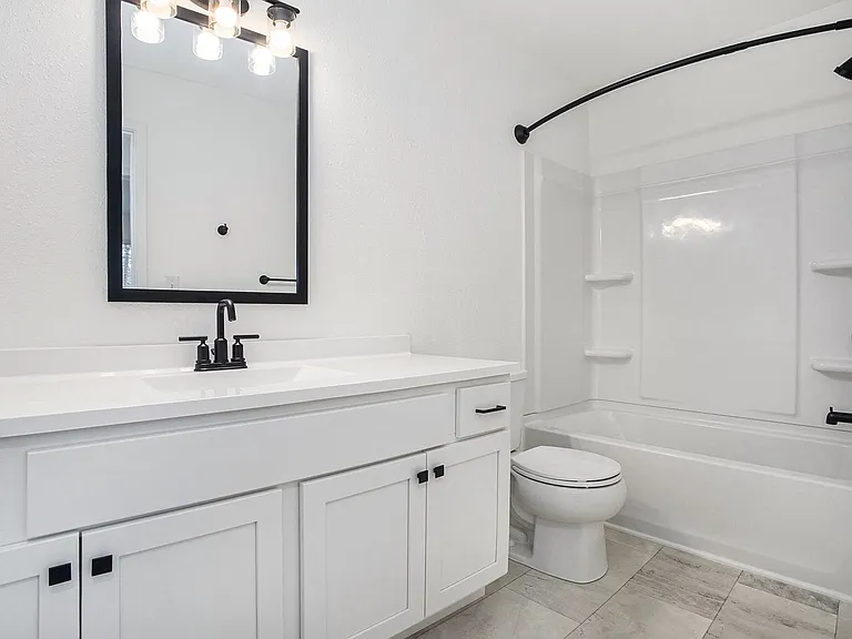 515 Burr St — Photo 15