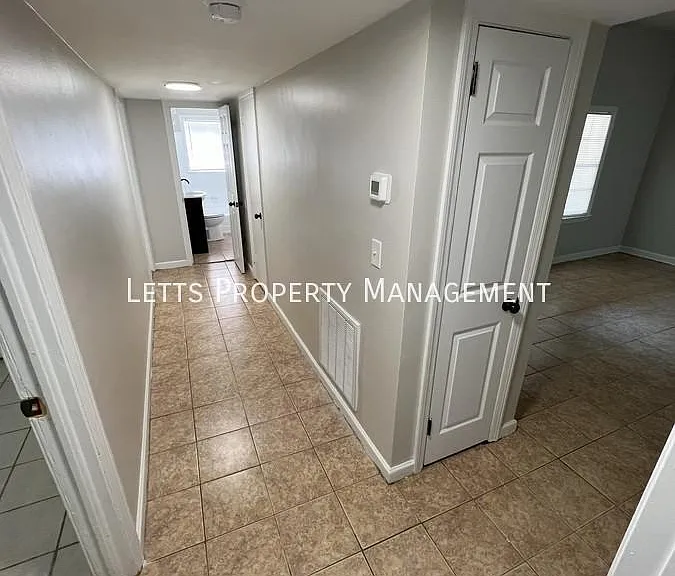905 Wright Dr — Photo 10