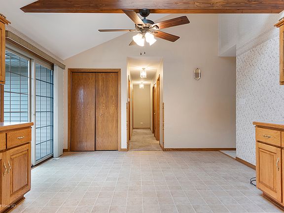 5th image of 202 Julianne Dr