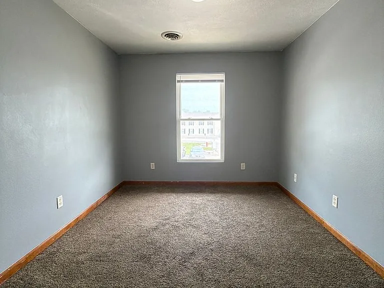 279 Woodridge Ct — Photo 16