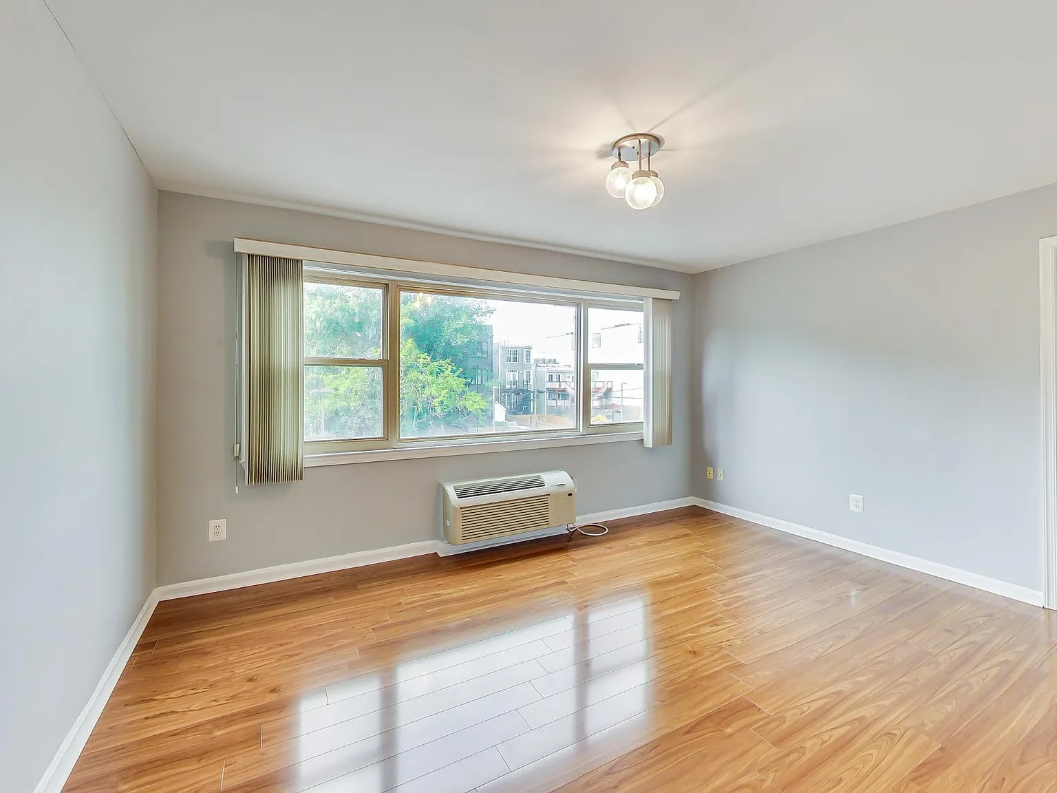 1 bed, 500 sqft, $1,649 — Photo 4