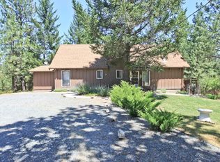 1765 Robertson Bridge Rd, Grants Pass, OR 97526