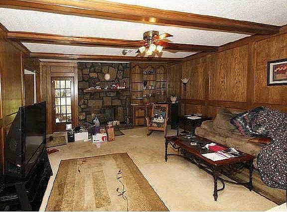 4th image of 16965 Country Dr