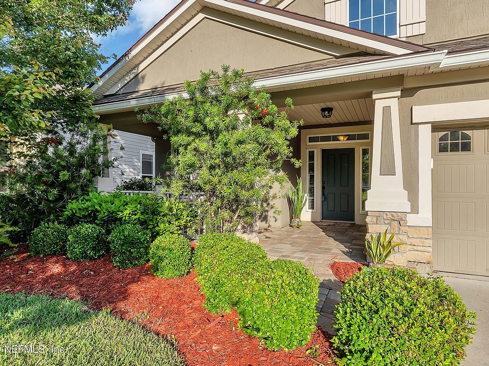 1st image of 690 Aspen Leaf Dr