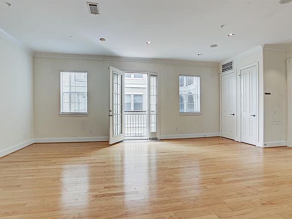 5th image of 7134 Mapleridge St Unit 3I