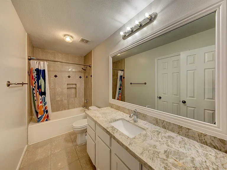 1118 Wilson St — Photo 32