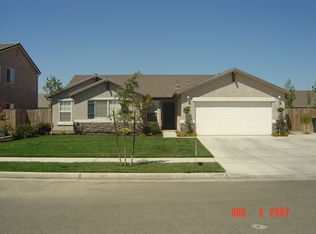 3227 N Carson St, Visalia, CA 93291