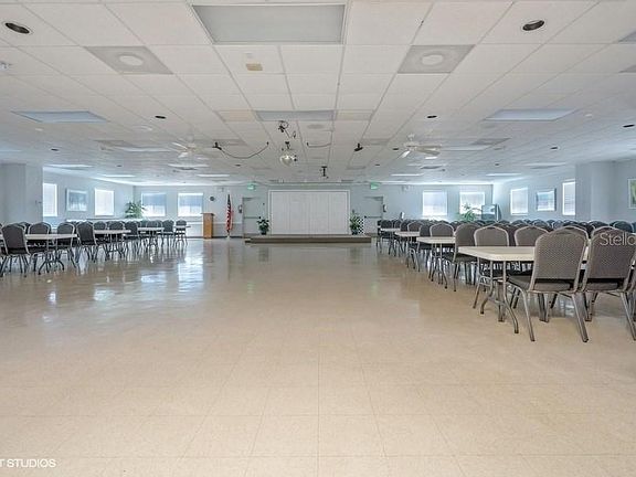 5th image of 208 Dolphin Dr N