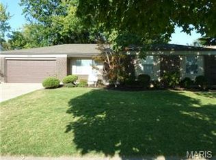 2045 N Downs Dr, Florissant, MO 63033