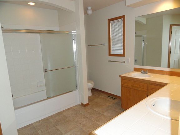 5th image of 13812 108th Avenue Ct E