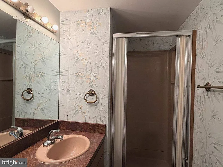907 Heron Dr — Photo 18