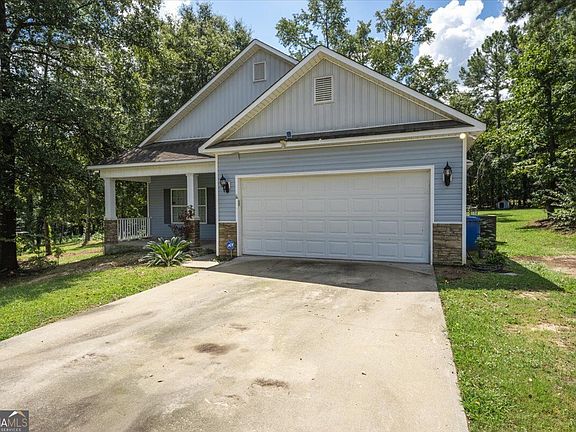 2nd image of 215 Hallie Ln