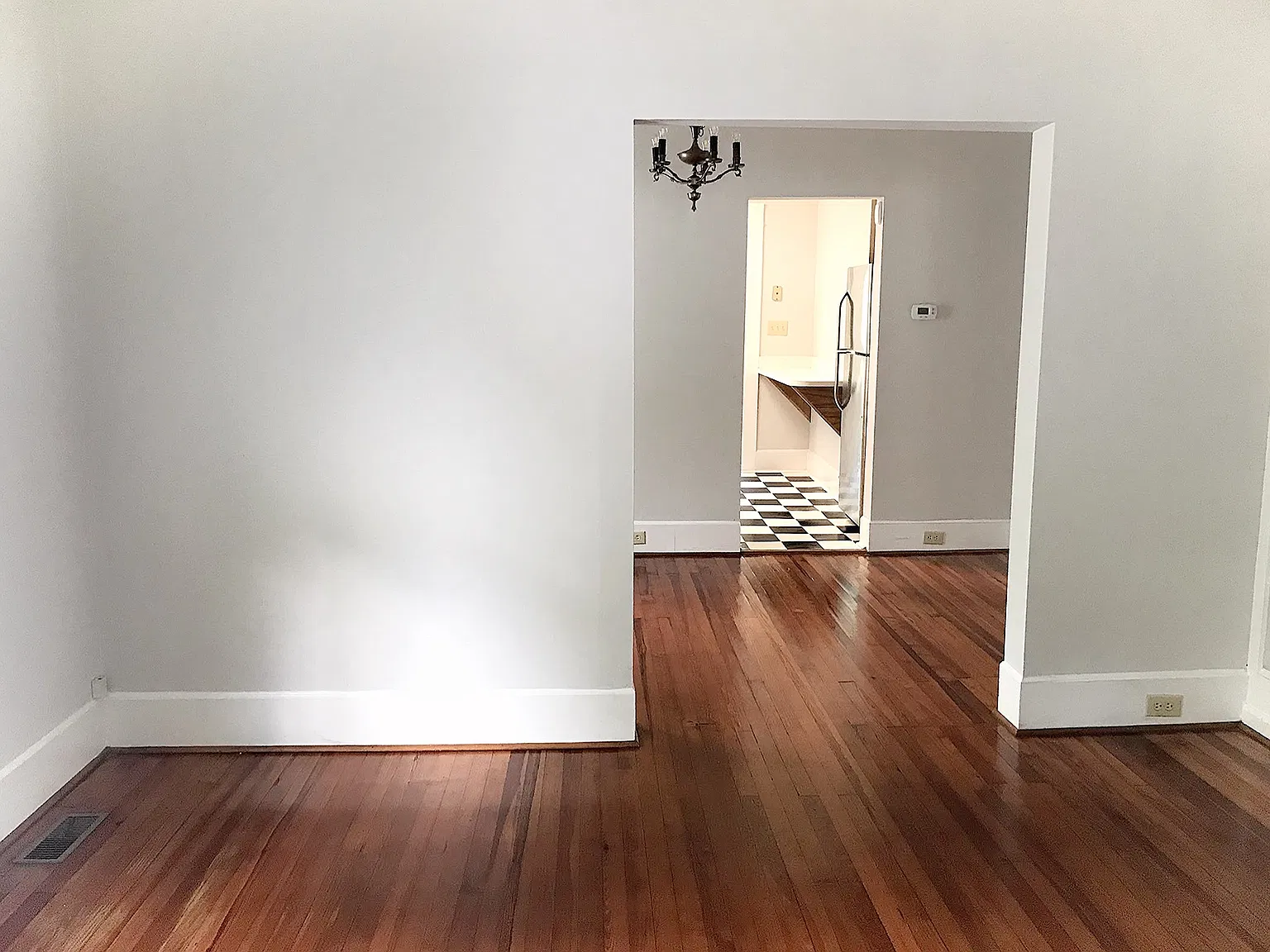 2 bed, 950 sqft, $2,200 — Photo 3