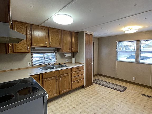 2nd image of 207 W Murray St