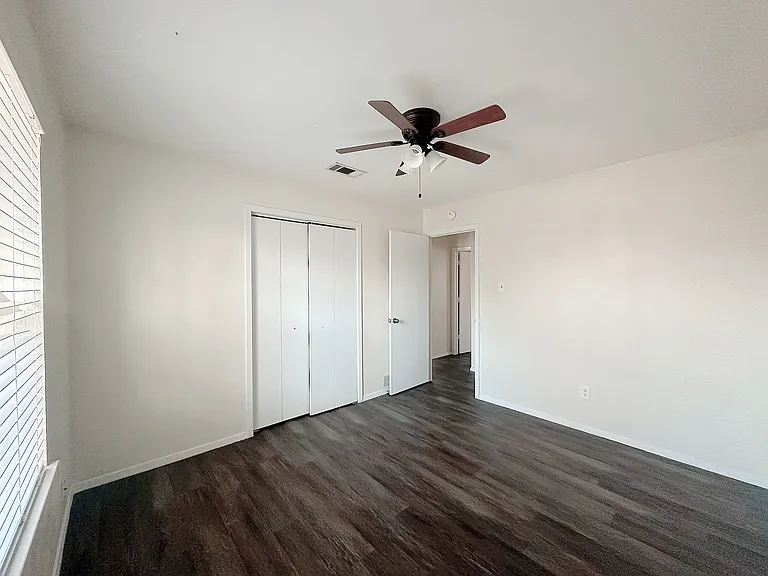 5512 Alexander St — Photo 11