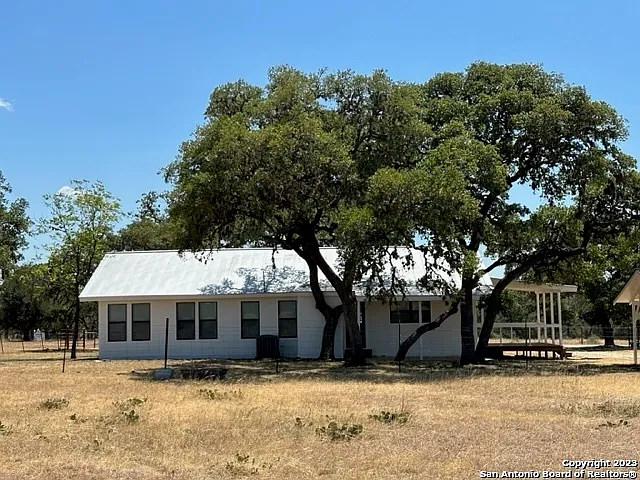 2 bed, 2.0 bath, 1176 sqft, $2,000 — Photo 2