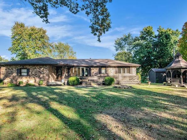 7232 W Lynwood Dr, Michigan City, IN 46360